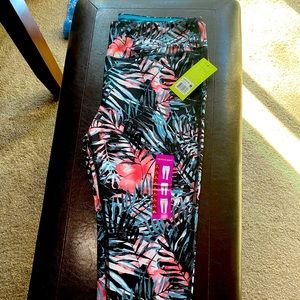 Marika sport Capri leggings Size XL (16/18) NWT